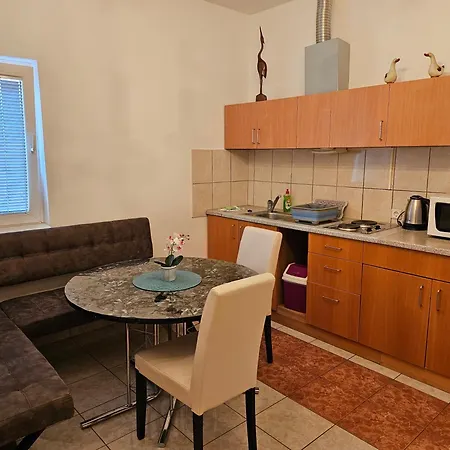 Apartament Royal Golubăţ